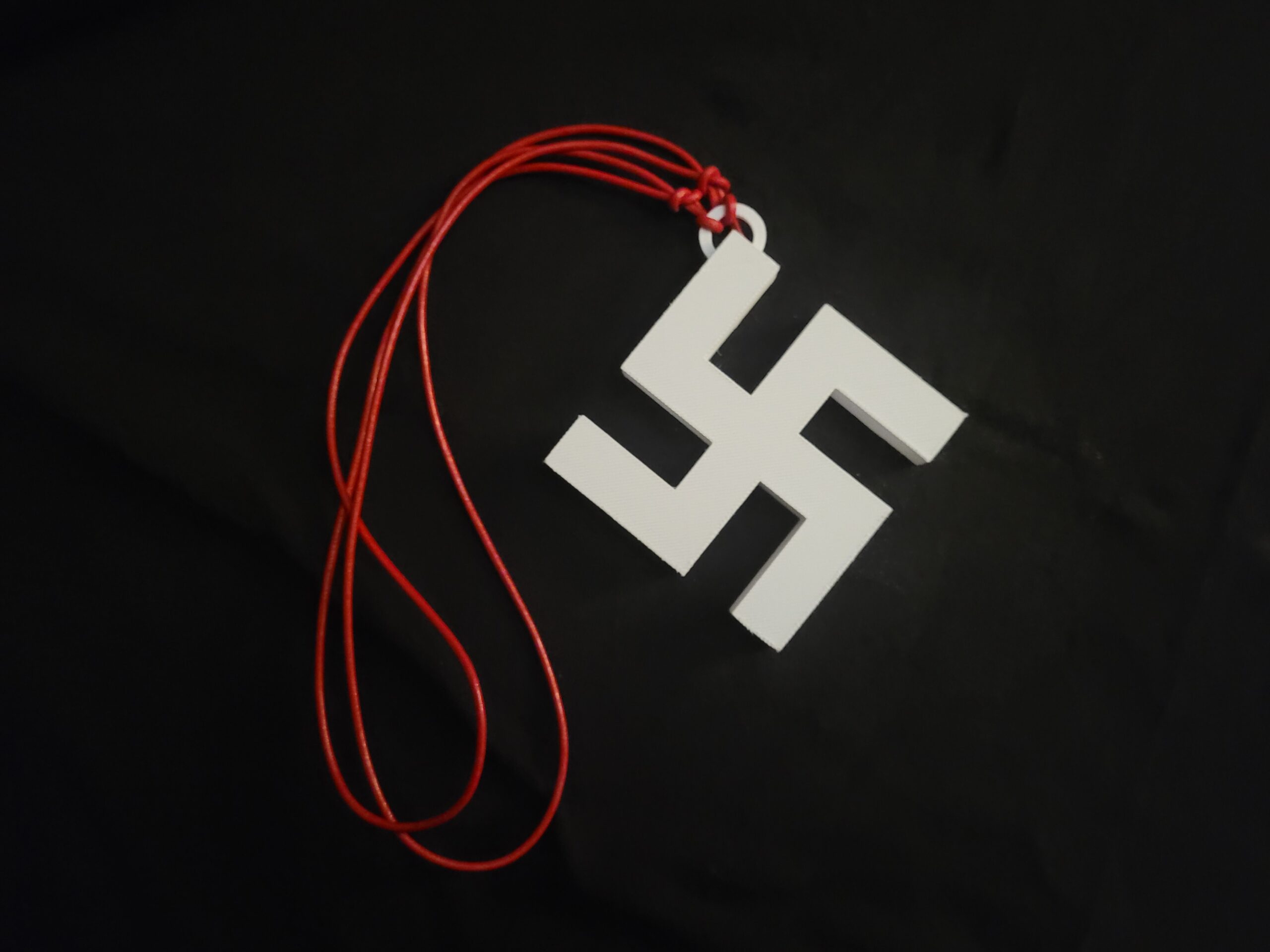 3D Printed 4″ Swazy Necklace with Leather Cord